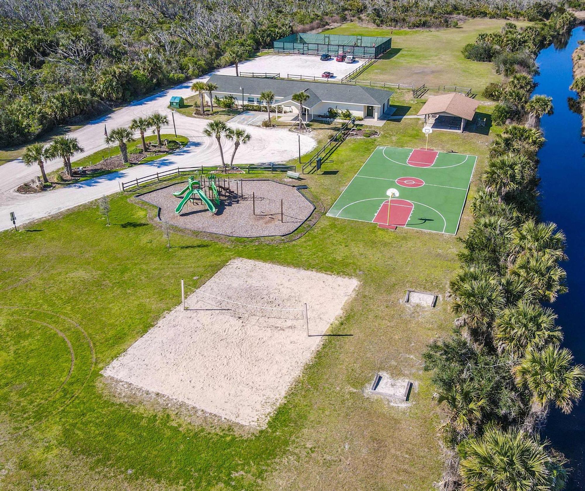 Ocean Front Flagler Sleeps 5 People * Flagler Beach